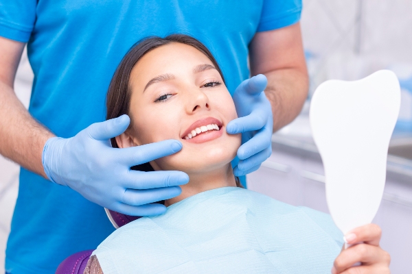 Things An Emergency Dentist Recommends To Help Save A Damaged Tooth